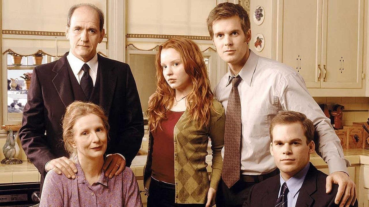 poster Dưới sáu tấc đất (Phần 1) Six Feet Under (Season 1)